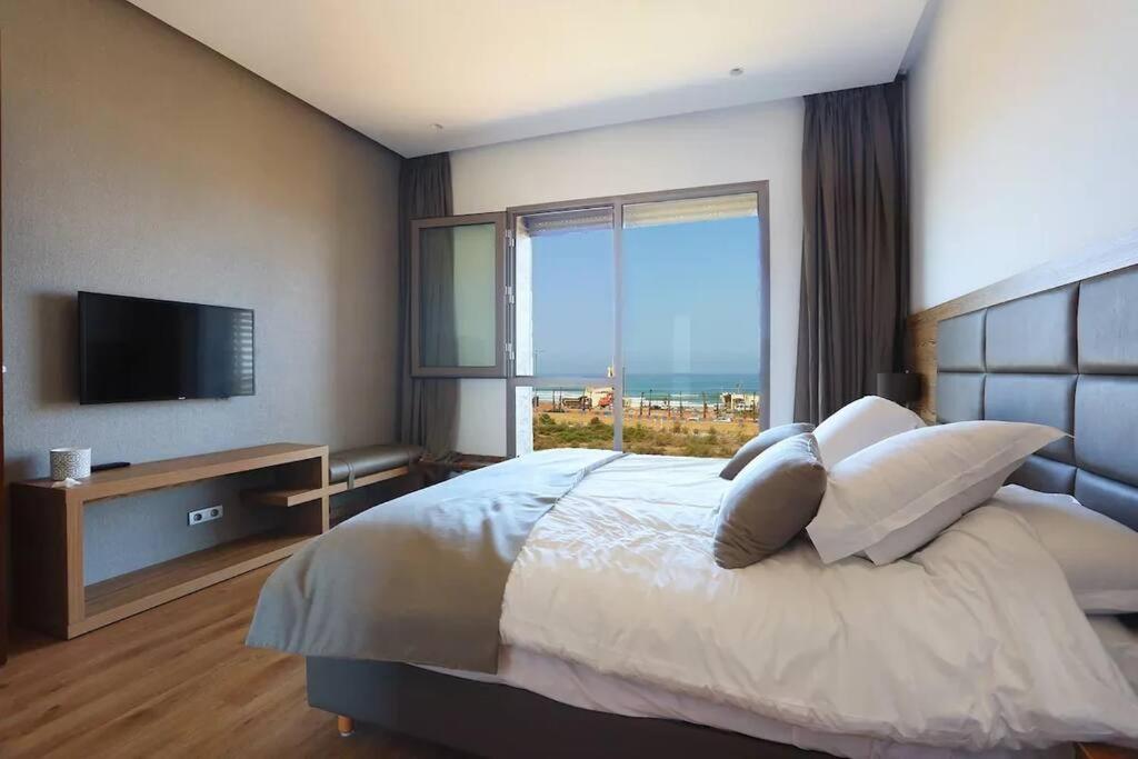 Luxury Apartment At Corniche , Seaview Close Beach Касабланка Экстерьер фото