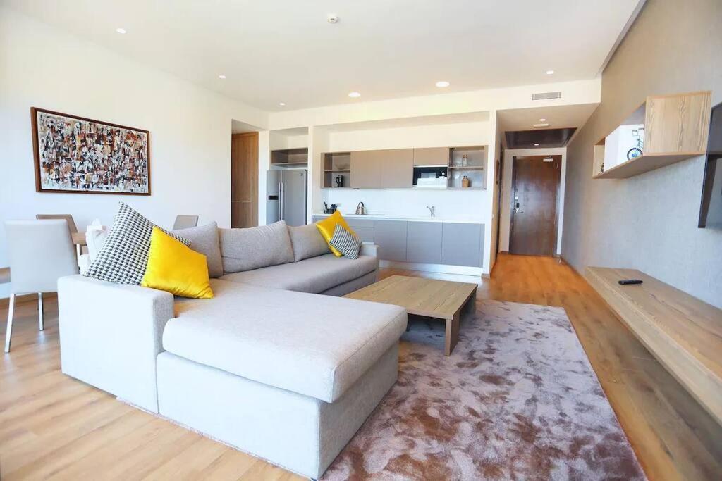 Luxury Apartment At Corniche , Seaview Close Beach Касабланка Экстерьер фото